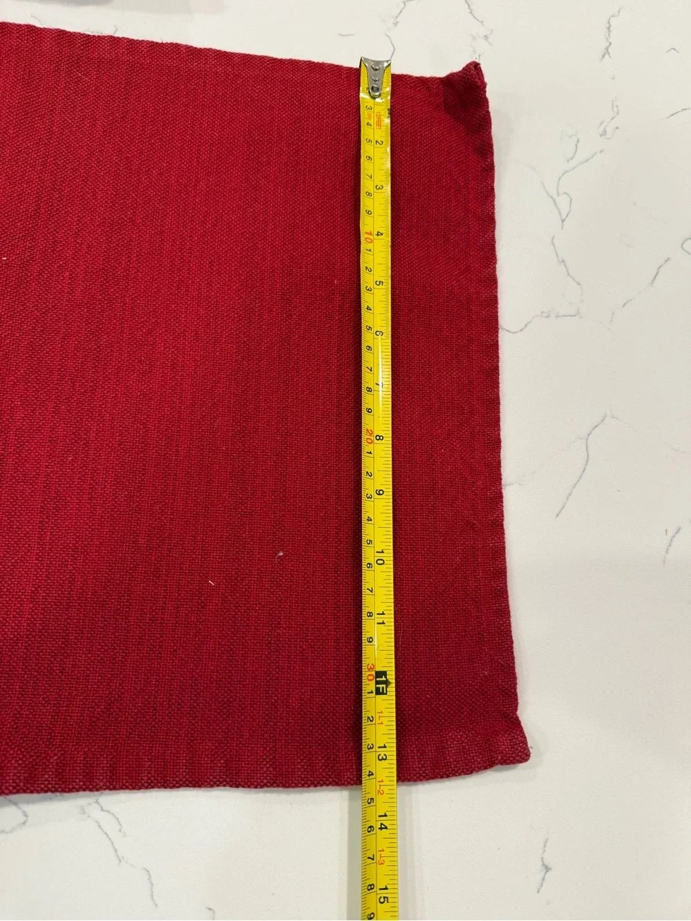 8 red placemats